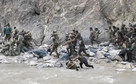 中印2次肉搏衝突被匿報? 傳4解放軍受傷還丟槍 印頒英勇獎章露端倪