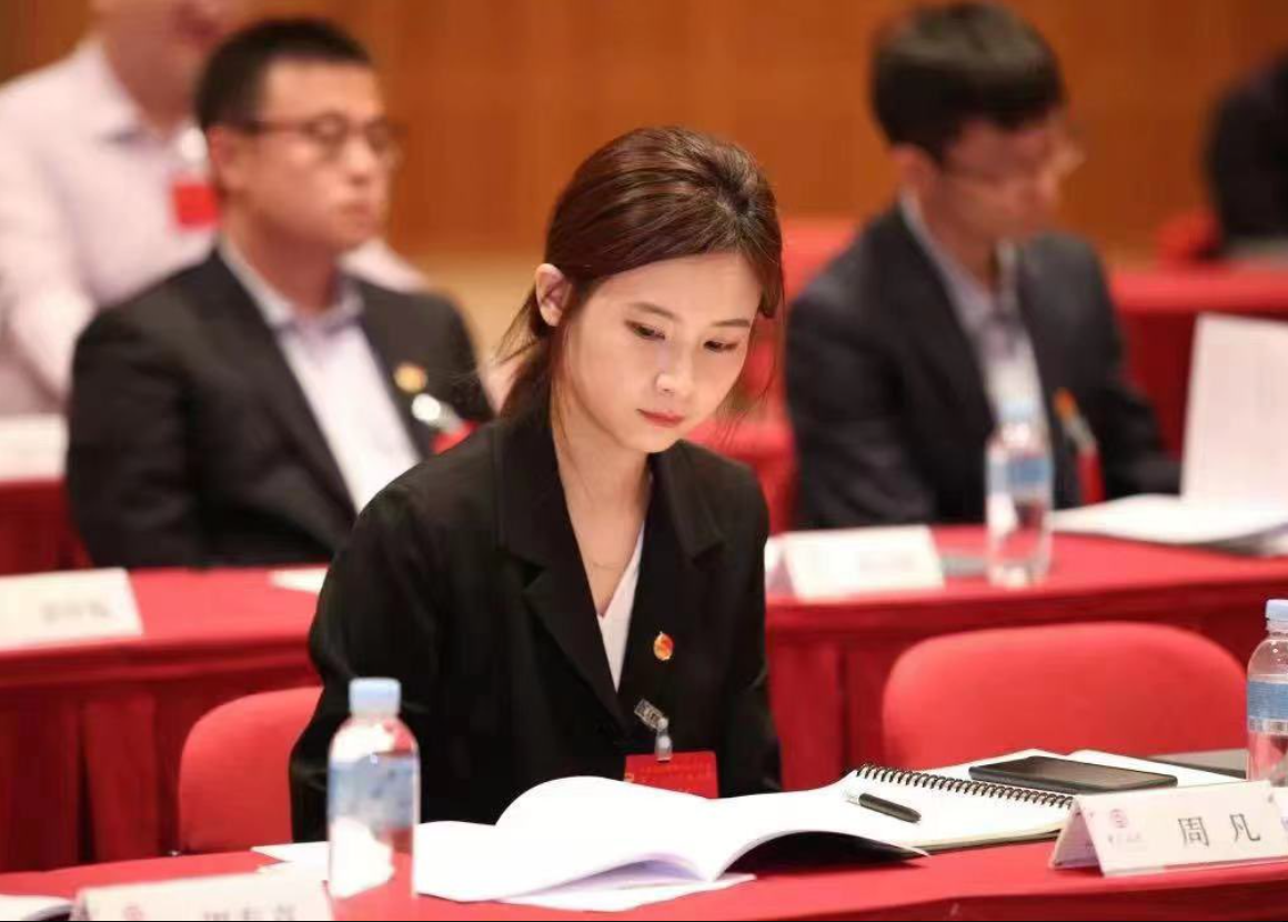 中國銀行行長劉連舸的第四任妻子，據說是兒子前女友。 圖：翻攝自推特