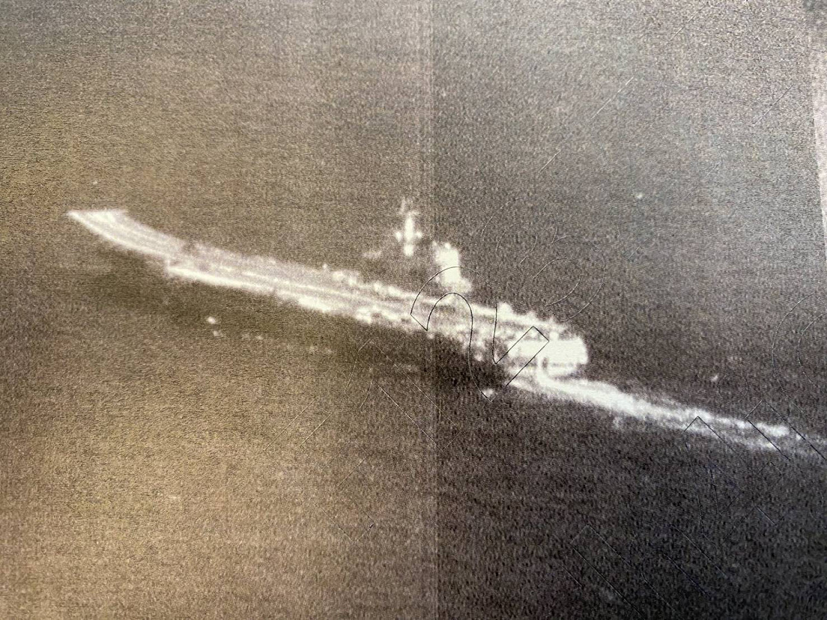 國軍運用聯合情監偵手段，掌握中共海軍山東號航艦編隊已穿越巴士海峽，經臺灣東南海域，展開首次西太平洋航訓。 圖：國防部／提供