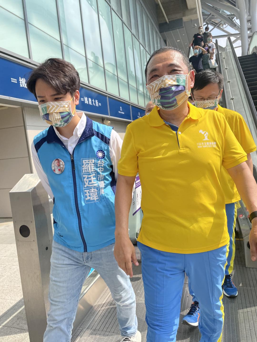 羅廷瑋在臉書貼出與侯友宜的合照，表態支持侯友宜參選總統。 圖 : 羅廷瑋/提供