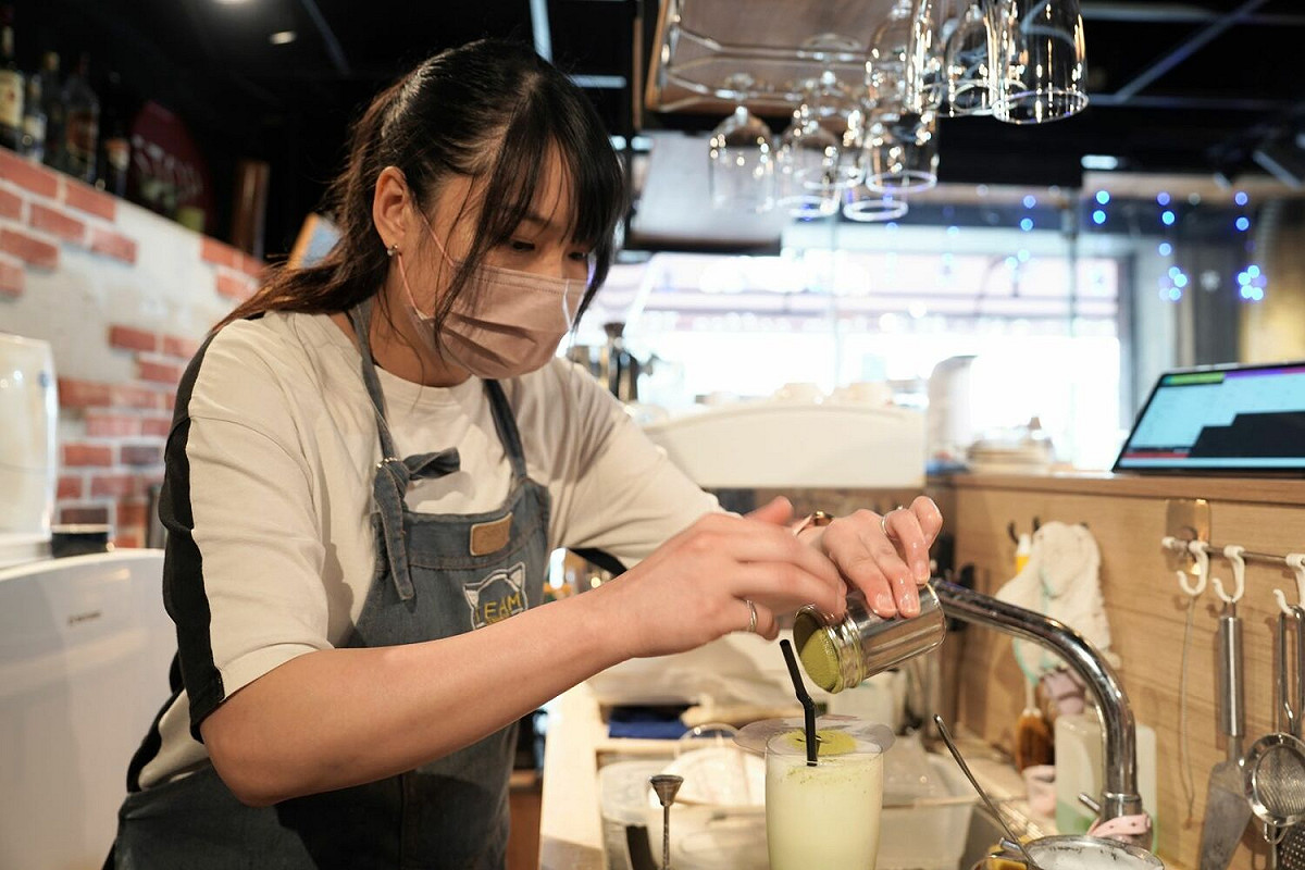 另外還有「青柑綠奶」特色茶品，5月20日前於山海咖啡、錸寮咖啡等10家商家期間限定販售。 圖：新北市農業局提供