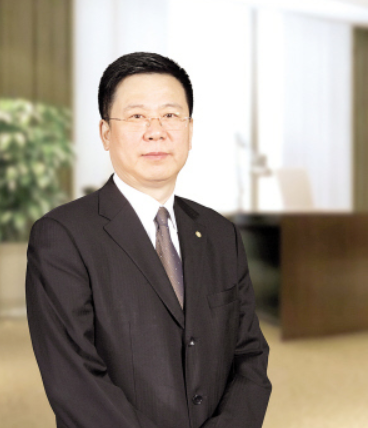 曾在 2018 年至 2022 年初擔任國有企業中國人壽保險負責人的王濱，被國家檢察官指控受賄和隱藏海外存款。  圖：翻攝自百度百科