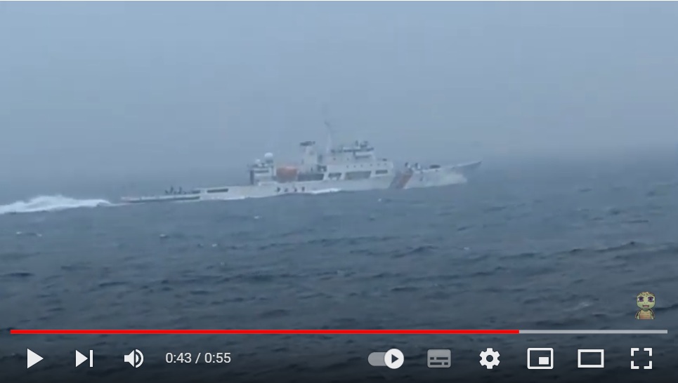 (影)中國「海巡06」出現 「新竹艦」930公尺近距海上監控