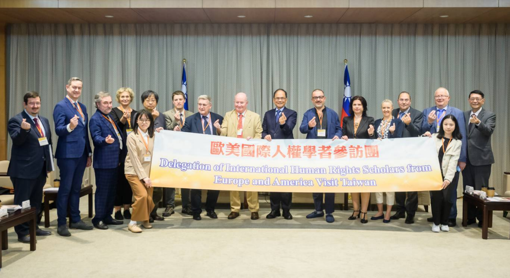 游錫堃今接見國際人權學者專家一行。 圖：游錫堃辦公室提供