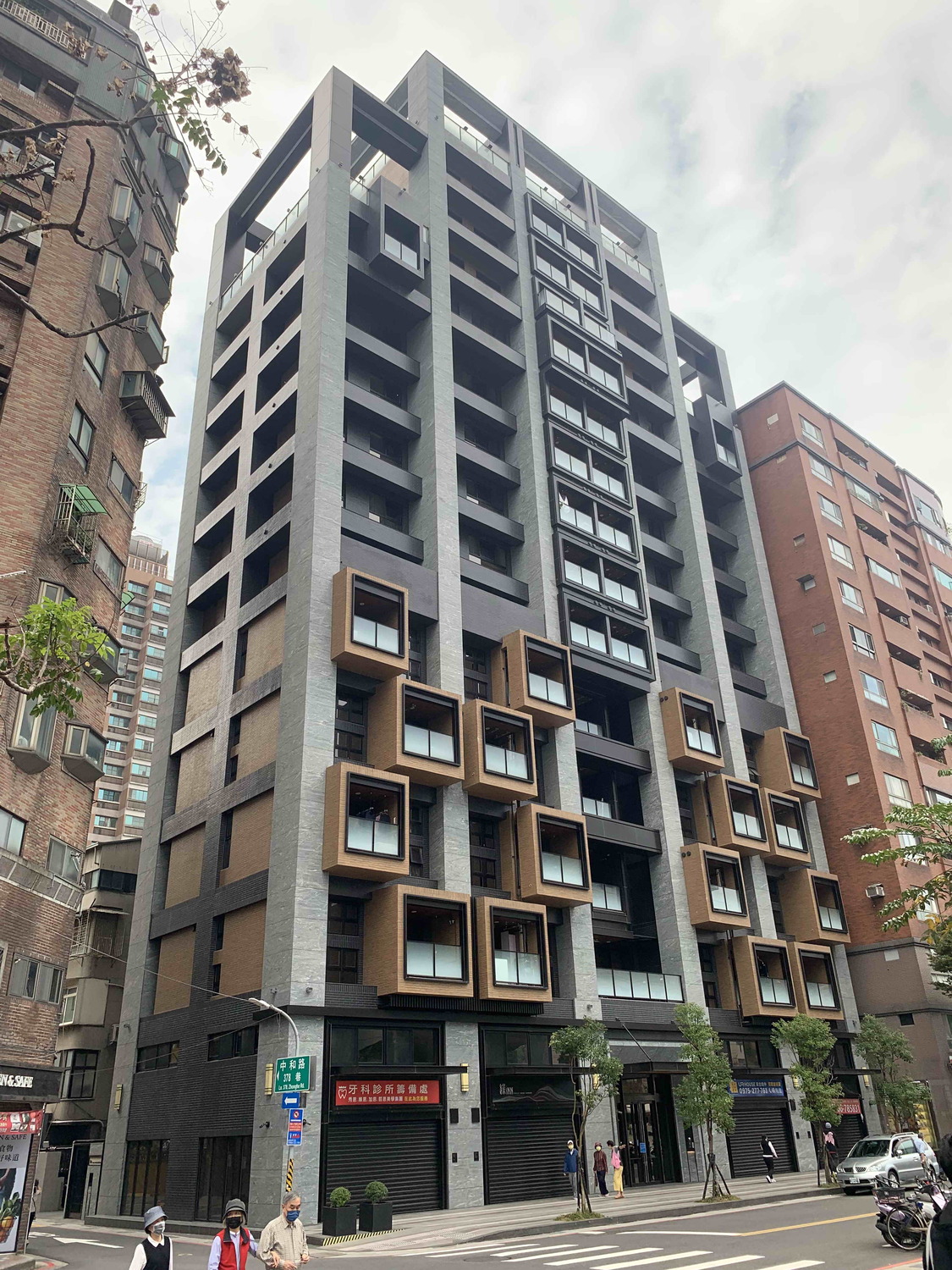 新北市中和中安段的危老重建完工建物。 圖：新北市都更處提供
