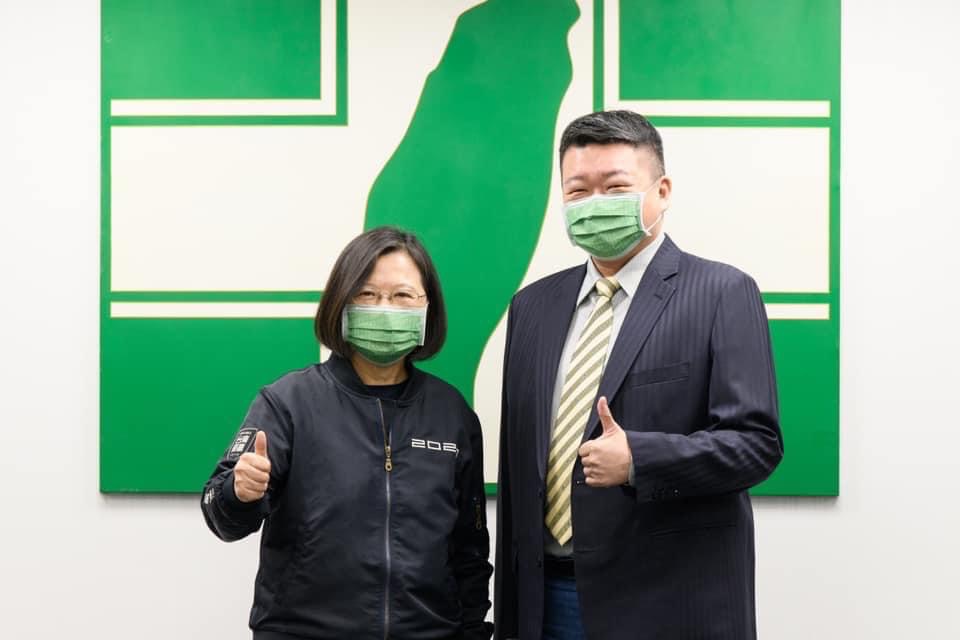 何博文力挺蔡英文總統訪美，向國際發聲。 圖：何博文服務處提供