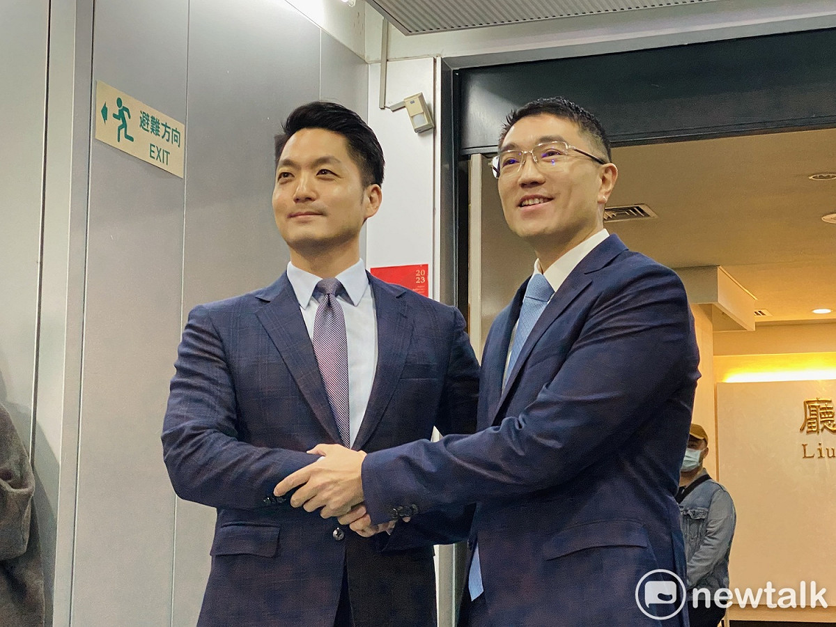 基隆市長謝國樑（右）今拜訪台北市長蔣萬安（左）。 圖：周煊惠 / 攝