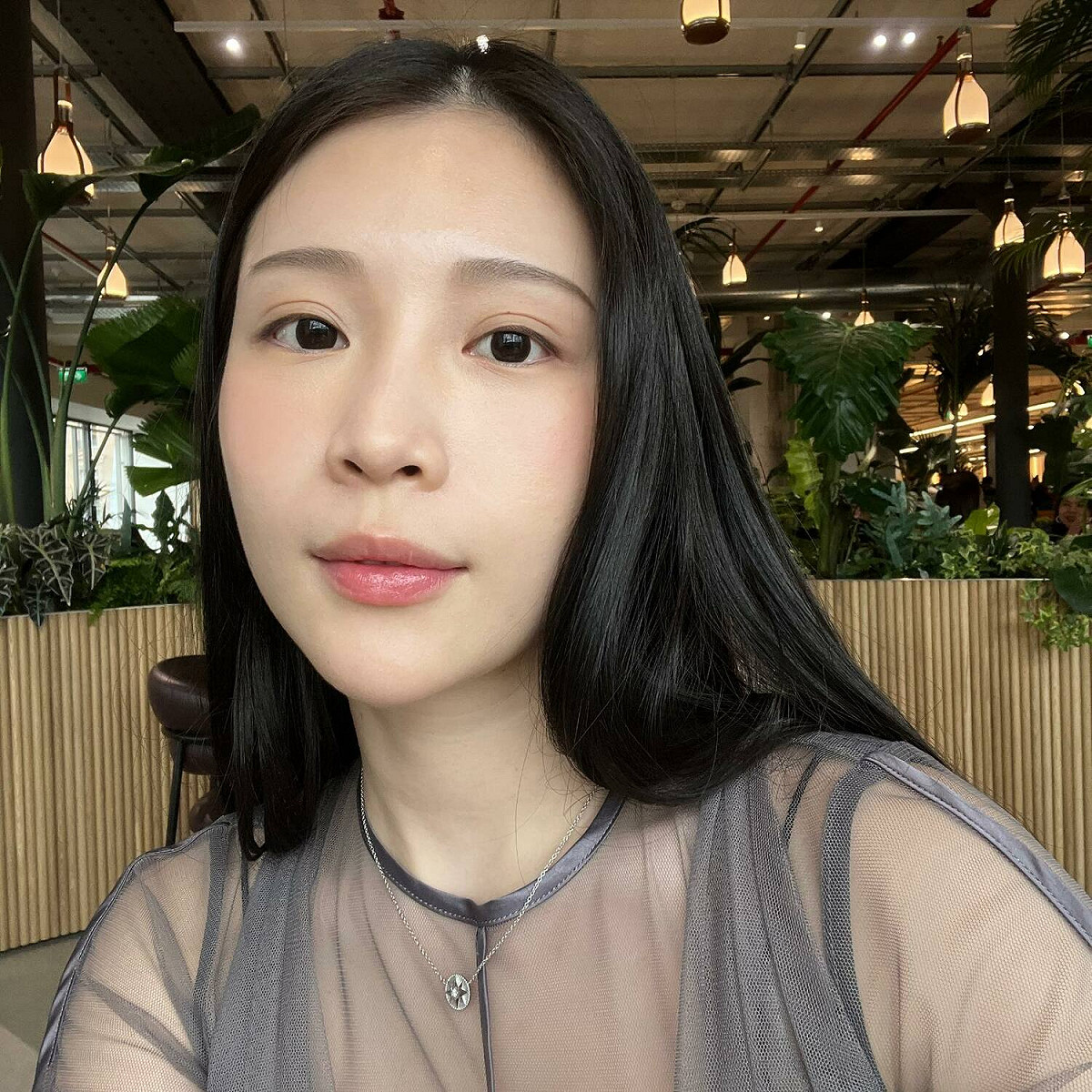 鄭家純（雞排妹）昨（８）日在臉書開炮將投入港胡立委選舉的「泛綠陣營」基進黨台北市黨部主委吳欣岱。 圖：翻攝自鄭家純臉書