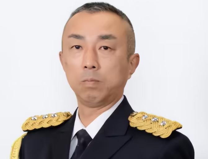 日本失事黑鷹直升機上的10名乘員中，包括第 8 師團團長自衛隊中將坂本雄一。 圖：翻攝自陸媒《夢與傳媒》