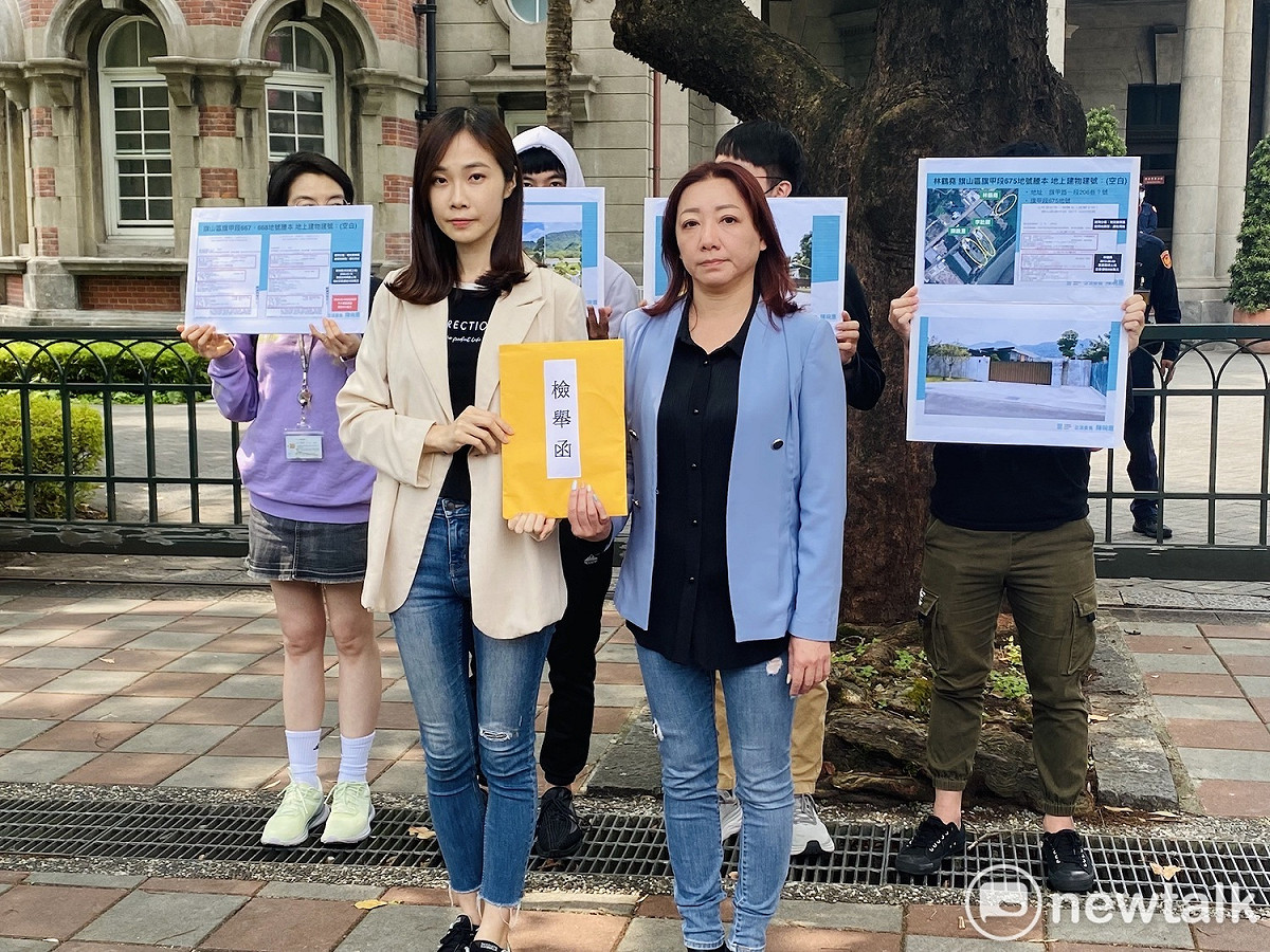 民眾黨立委陳琬惠、民眾黨立院黨團副主任楊寶楨今於監察院外召開「赴監察院檢舉民進黨前中執委陳啟昱、民進黨全國黨代表李壯展、民進黨全國黨代表林鶴堯等」記者會。 圖：周煊惠 / 攝