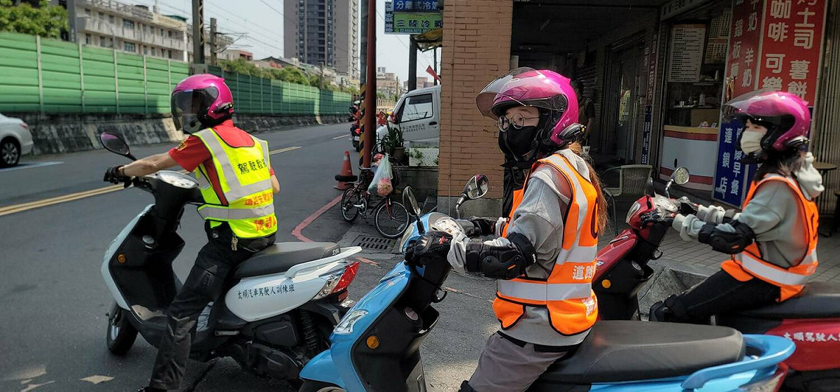 幹道停等左右擺頭。 圖：公路總局／提供