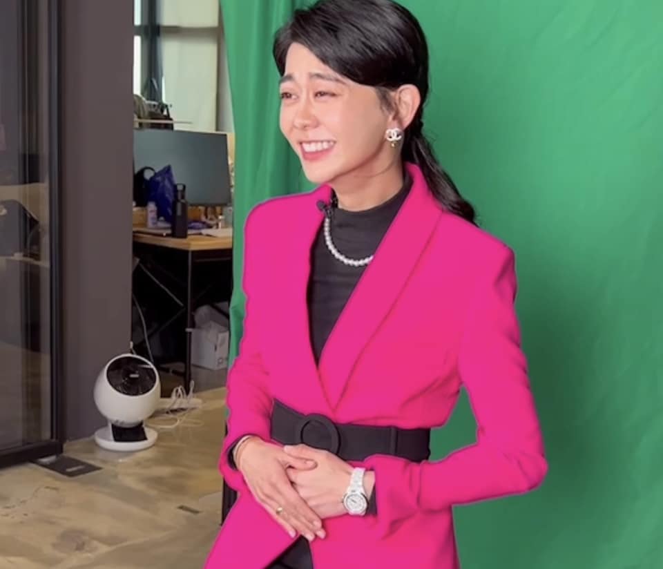 白癡公主神還原《黑暗榮耀》女主播朴涎鎮，表情十分到位。 圖：翻攝自白癡公主臉書