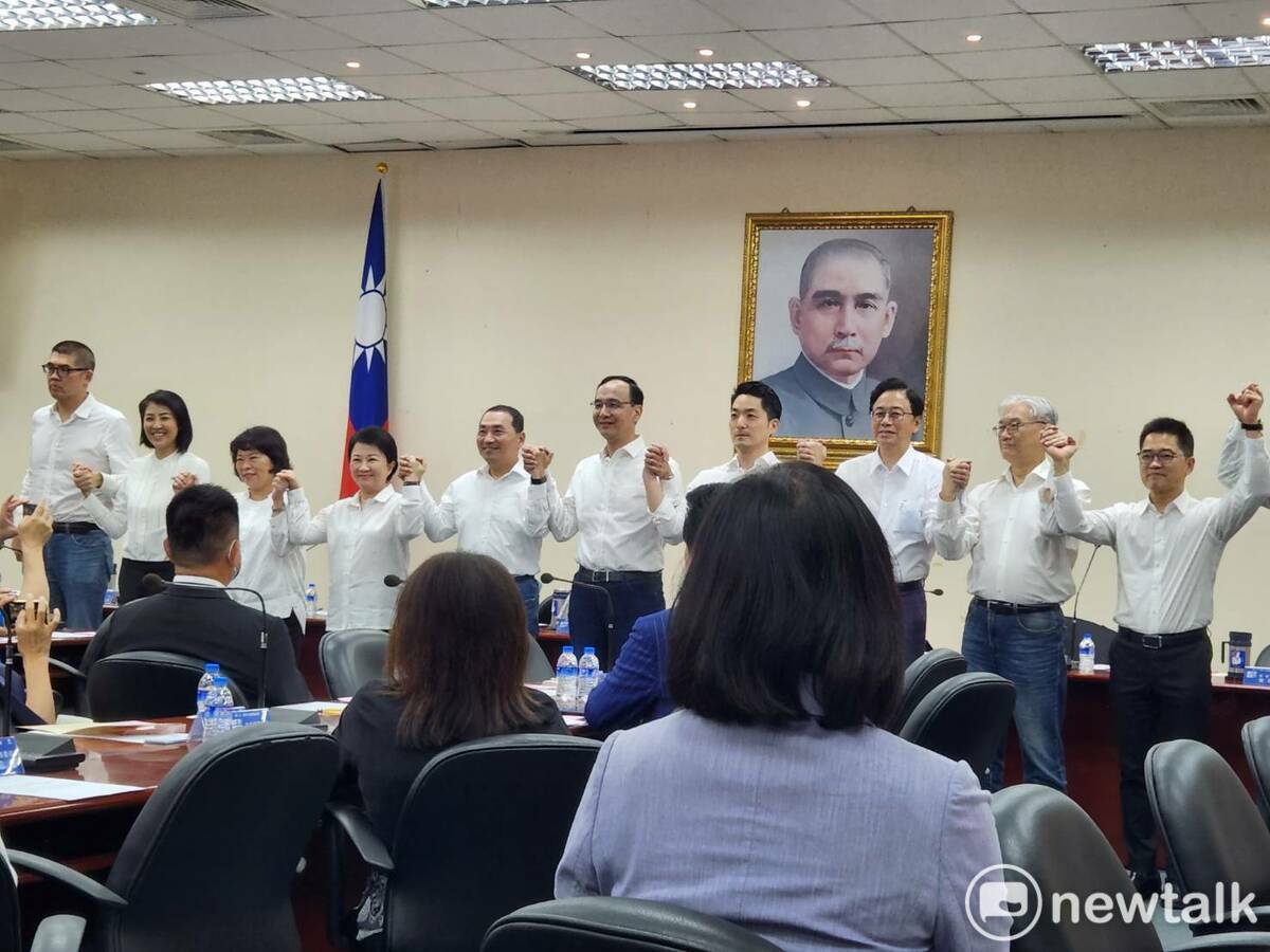 新北市長侯友宜、台中市長盧秀燕、台北市長蔣萬安等人罕見出席國民黨中常會。 圖：黃建豪/攝