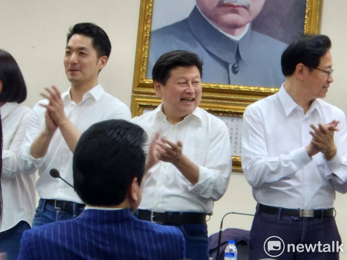 國民黨立委傅崐萁（圖中）。 圖：黃建豪/攝