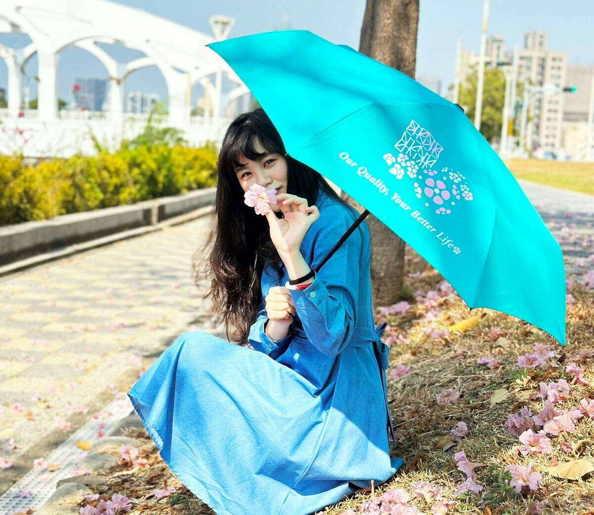 「傘Ｑ」以風鈴花為設計圖案，喻意「花現幸福」。 圖：中鋼公司/提供