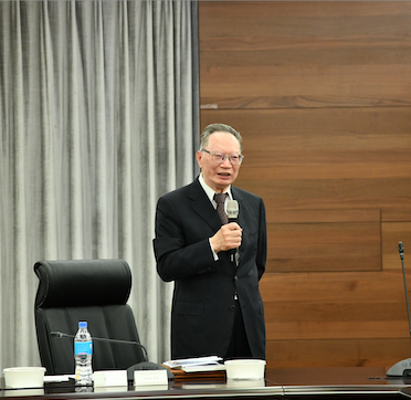 海基會顧問會議日前針對辜汪會談 30 年來兩岸關係爭論進行研討，由吳安家教授擔任引言人。 圖：海基會提供