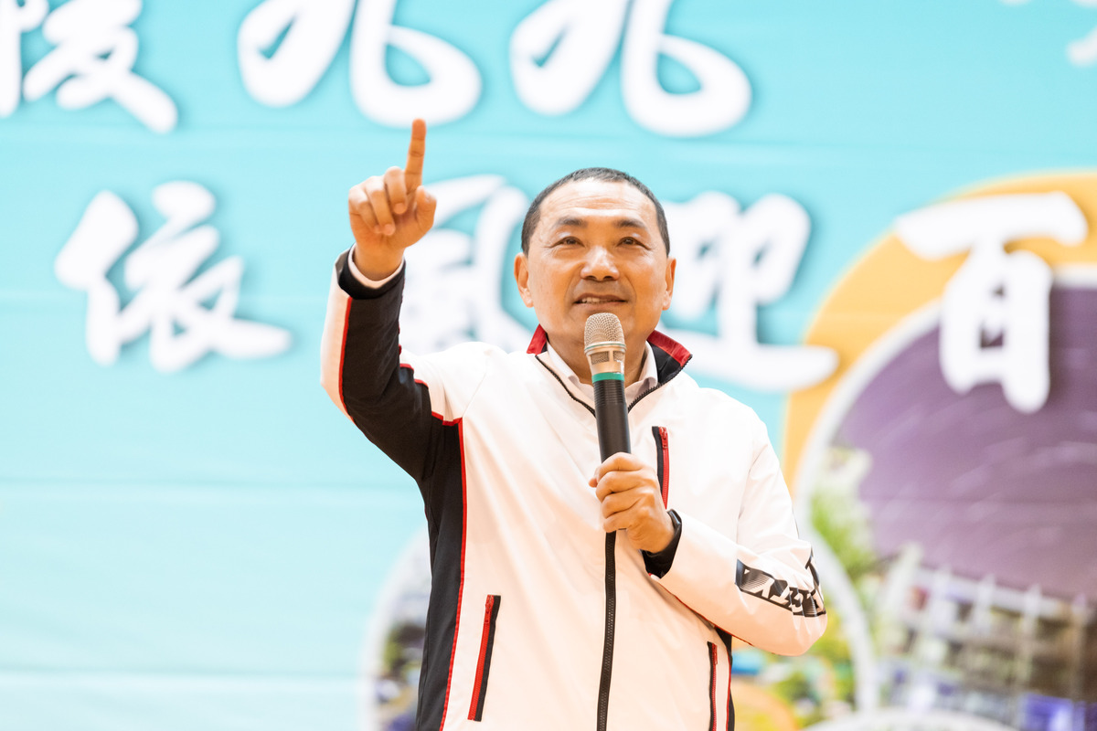 侯友宜說，嘉中是他成長的地方，也是他從警夢想的起源點。 圖：林昀真／翻攝（資料照）
