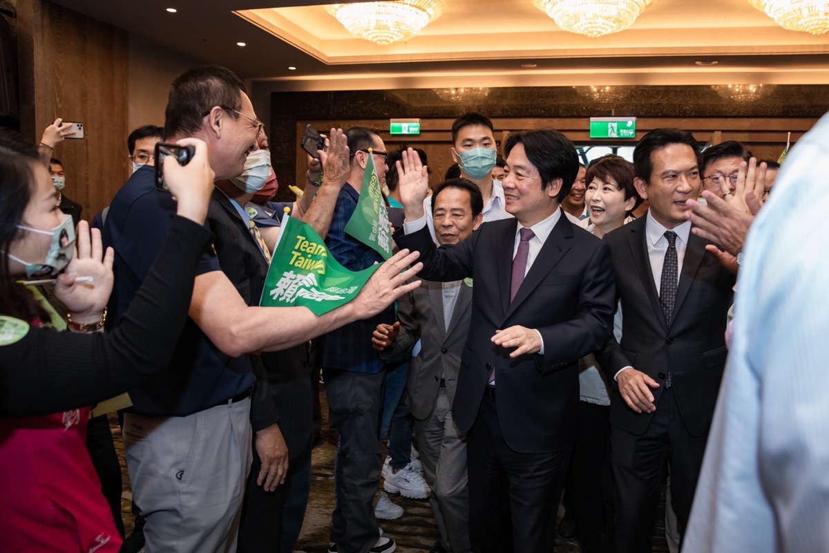 賴清德今(15)日出席首場「台南市信賴台灣之友會」成立大會，許多支持者到場力挺。 圖：民進黨提供