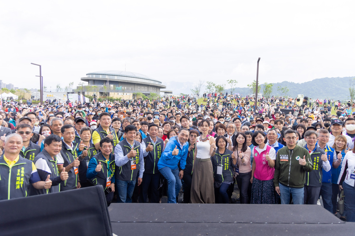 KICK OFF!新北市美術館園區開放《遇見新美》草地音樂會。 圖：新北市文化局提供