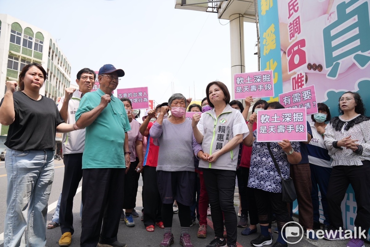爭取台南市第一選區立委連任的賴惠員和數十位左鄰右舍的婆婆媽媽舉行記者會，針對民進黨初選對手郭貞慧在其「住家兼診所」的隔壁，大剌剌掛上二層樓半的巨幅競選廣告，質疑其「侵門踏戶」的騷擾式手法，挑釁意味不可言喻。 圖：賴惠員提供