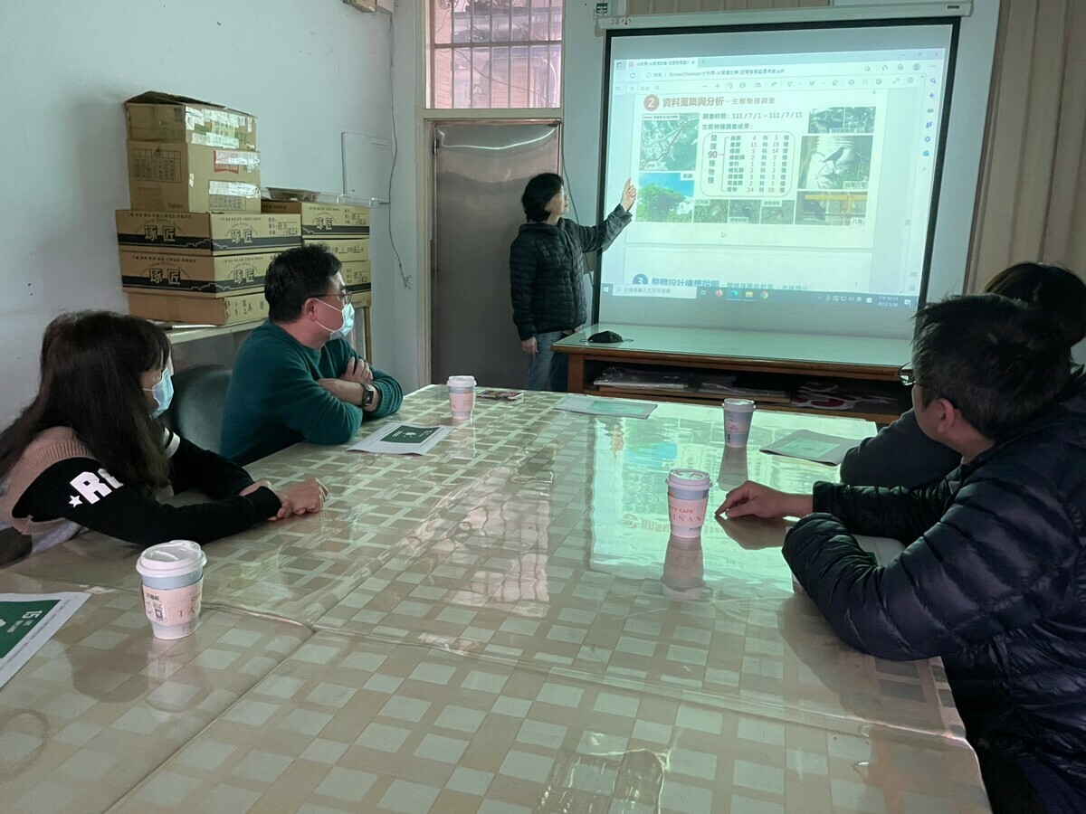 錦和國小在校內社群分享藤寮坑溝整治情形。 圖：錦和國小提供