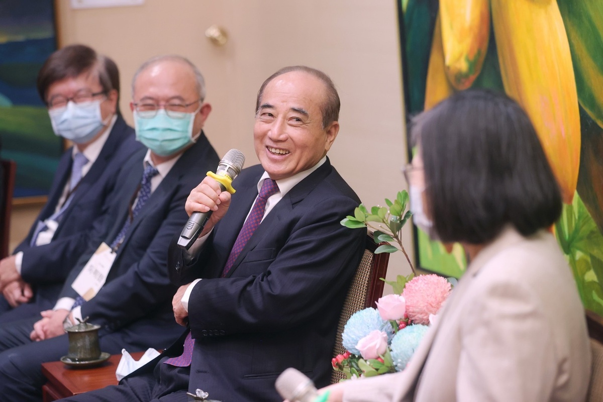總統蔡英文17日上午接見「第25屆『國家生技醫療品質獎』獲獎醫護機構暨生醫產業代表」 圖：總統府/提供