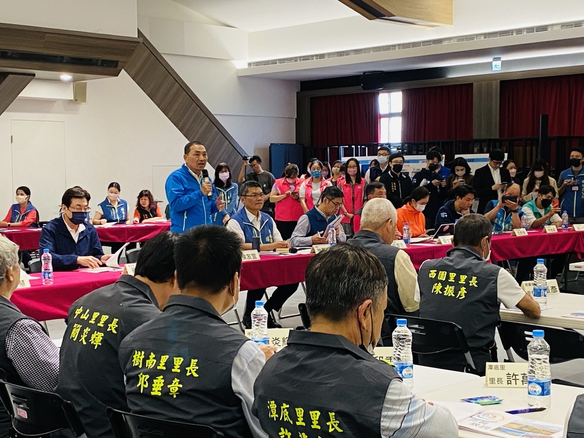 侯友宜感謝里長們即時反映地方需求。 圖：新北市民政局提供