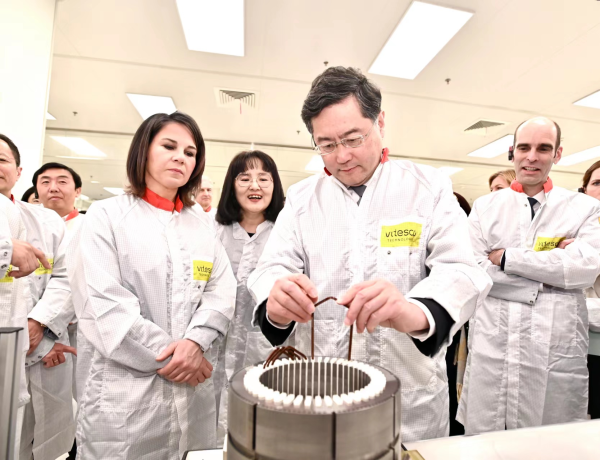 德國外長貝爾伯克日前訪中會見中國外長秦剛。 圖：翻攝中國外交部網站