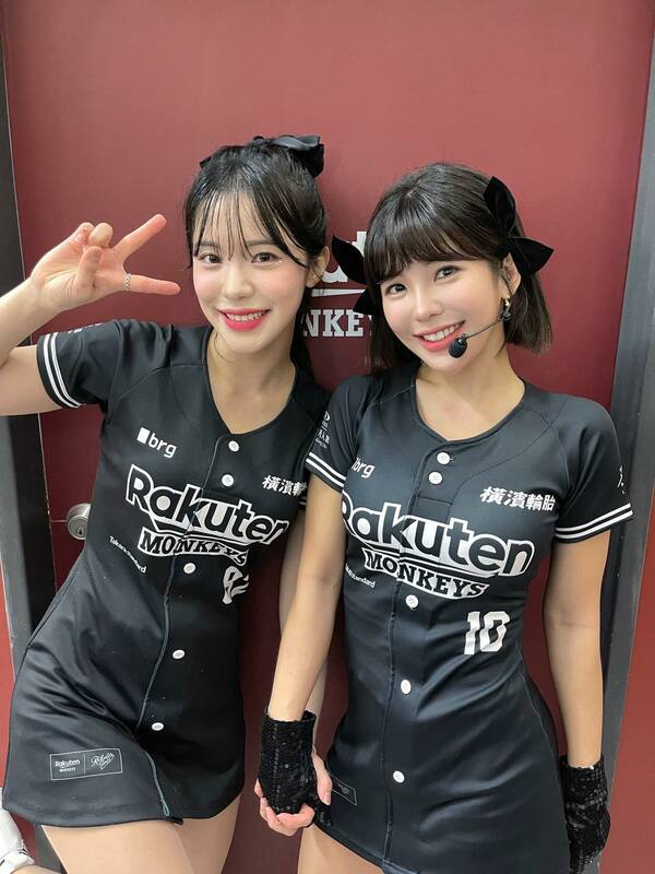 15日樂天應援團團長「壯壯」（右）在社群平台曬出多張與李多慧（左）的合照。 圖：翻攝自FB/壯壯 Ula Shen