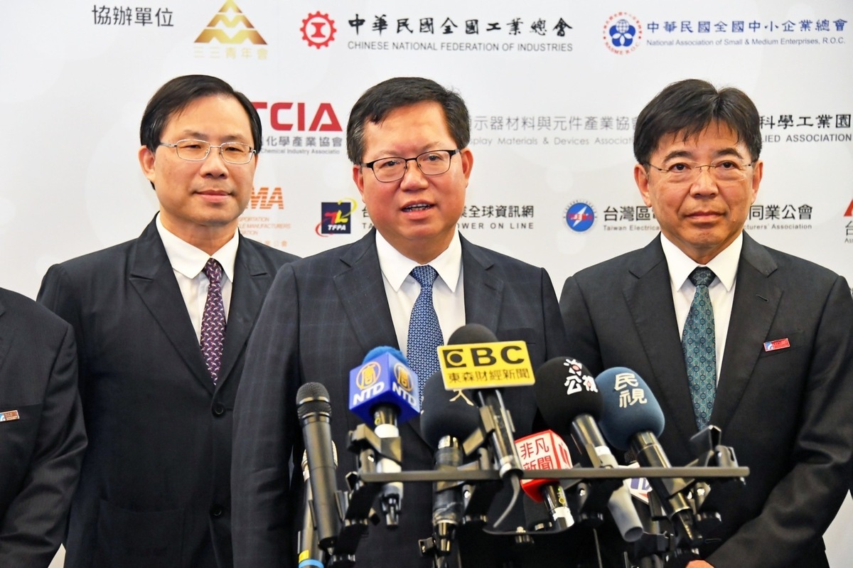 行政院副院長鄭文燦今(18)日出席工研院「2023 ITRI NET ZERO DAY-打造淨零時代競爭力」論壇暨特展。 圖：行政院提供