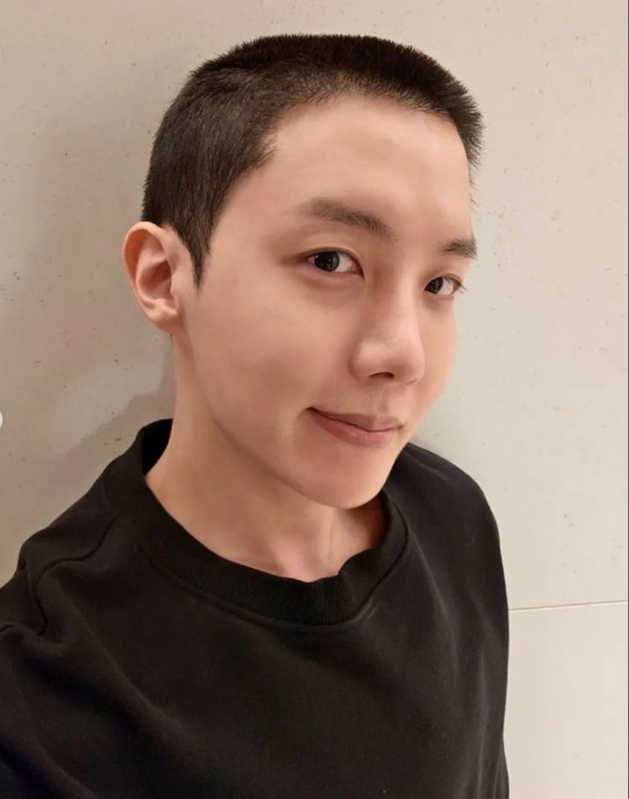 「BTS」防彈少年團成員J-hope（鄭號錫）今日以陸軍的身分入伍。 圖：翻攝自IG＠uarmyhope