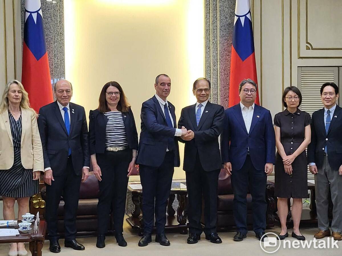 法國國民議會友台小組主席博多黑(Eric Bothorel)今天率團訪立法院。 圖：陳佩君／攝