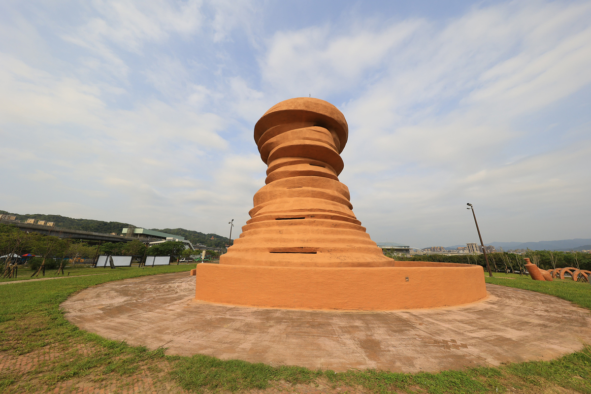 林舜龍作品「坯」 圖：新北市文化局提供
