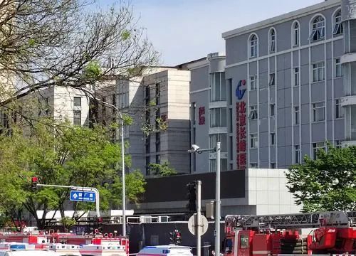 4月18日的北京長峰醫院救援現場。 圖：翻攝自新浪新聞