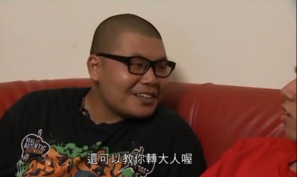鐵牛拍攝的《如果早知道男生也會被性侵》教育短片，裡面許多經典台詞都成為著名的網路迷因。 圖：翻攝自PTT