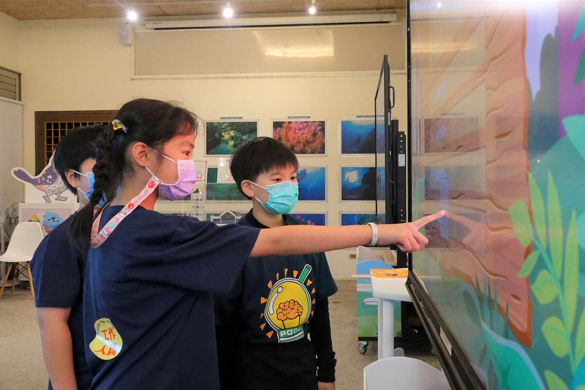 「我的城市，我守護~新北綠生活！」氣候變遷佈展，導入WEB AR多媒體，推出五大綠生活主題。 圖：新北市教育局提供