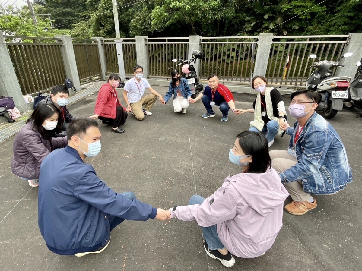 新北市民政局舉辦單身聯誼活動，60名單身男女一起玩大地遊戲。 圖：新北市民政局提供