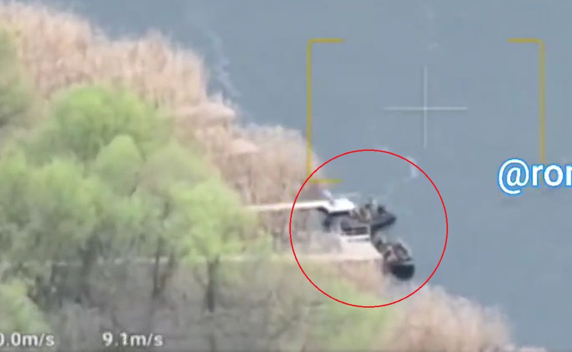 推特上的影片顯示，烏克蘭軍隊小部隊已度過第聶伯河東岸。 圖：翻攝推特