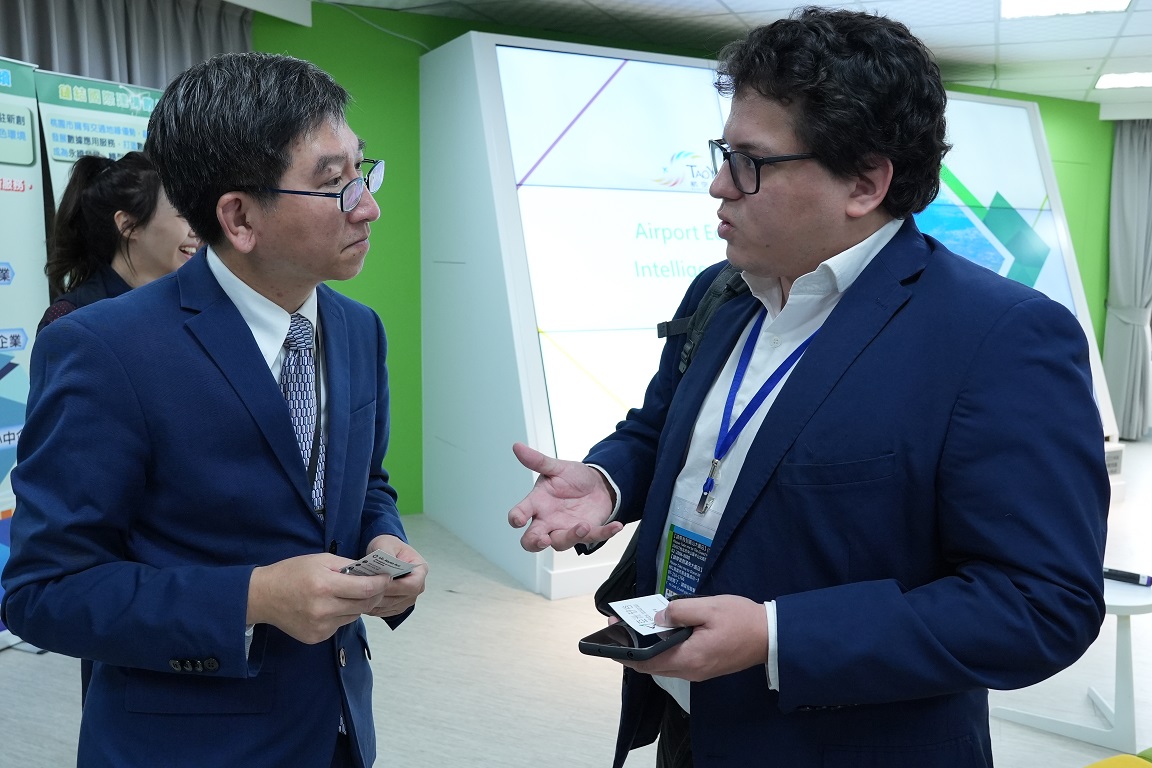 國合會「中小企業數位轉型研習班」參訪桃園航空城智慧應用展示中心 圖:桃園航空城公司提供