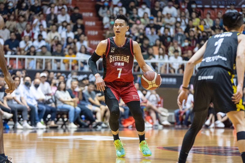 前NBA球星林書豪在台灣PLG職籃聯盟打球，日前在IG上分享他針灸治療照片，衛福部表示針灸為醫療行為，按摩師恐違法。 圖：PLG/提供