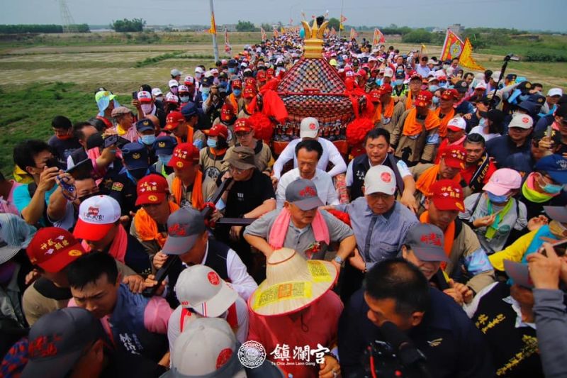 大甲媽祖遶境進入第3天，信眾隨行注意18禁忌。 圖／大甲鎮瀾宮