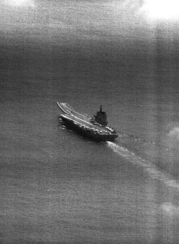 國防部公布解放軍航空母艦「山東號(CV-17)」24日位置在鵝鑾鼻東南方約120浬(約222公里)處。 圖：國防部提供