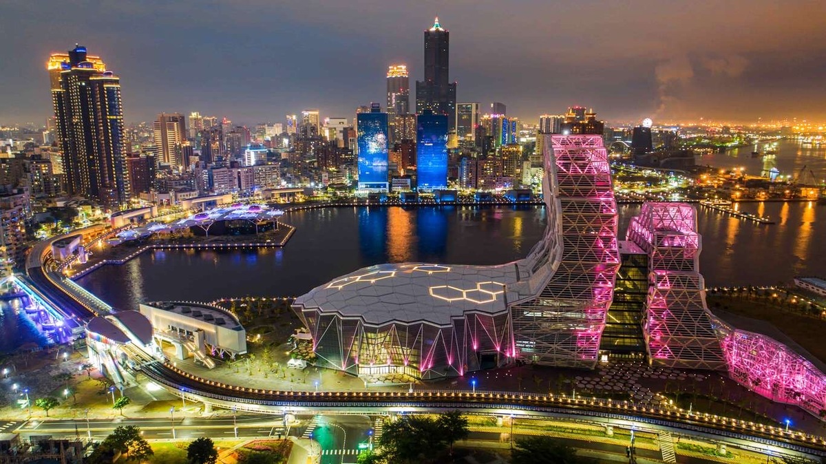 高雄亞灣區無敵夜景。 圖：高雄市觀光局/提供