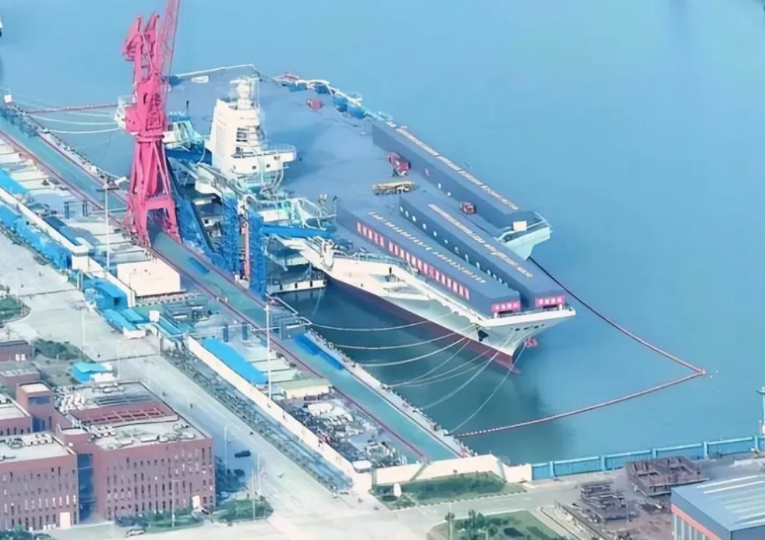 中國解放軍第三號航母「福建艦」。 圖：翻攝自浩外同學