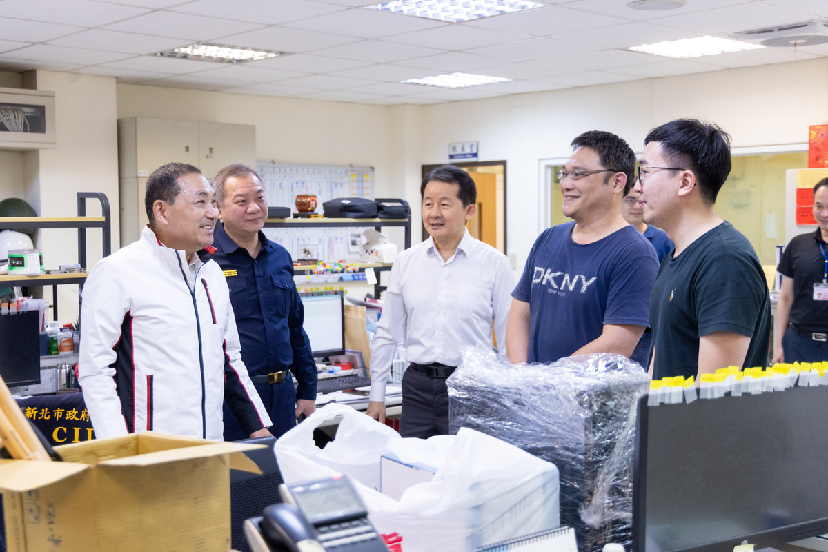 侯友宜赴新北市刑大慰問基層。 圖：新北市新聞局提供