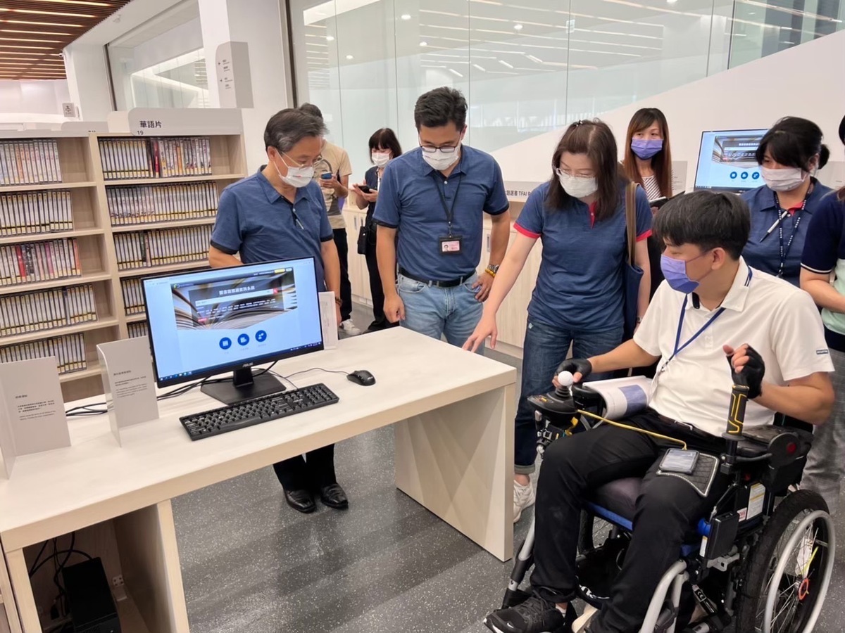 新北市政府在無障礙考核執行成果方面，考評成績已連續9年奪得全國冠軍，每年度改善完成200至250案，截至去年底已完成5799處場所。 圖：新北市工務局提供
