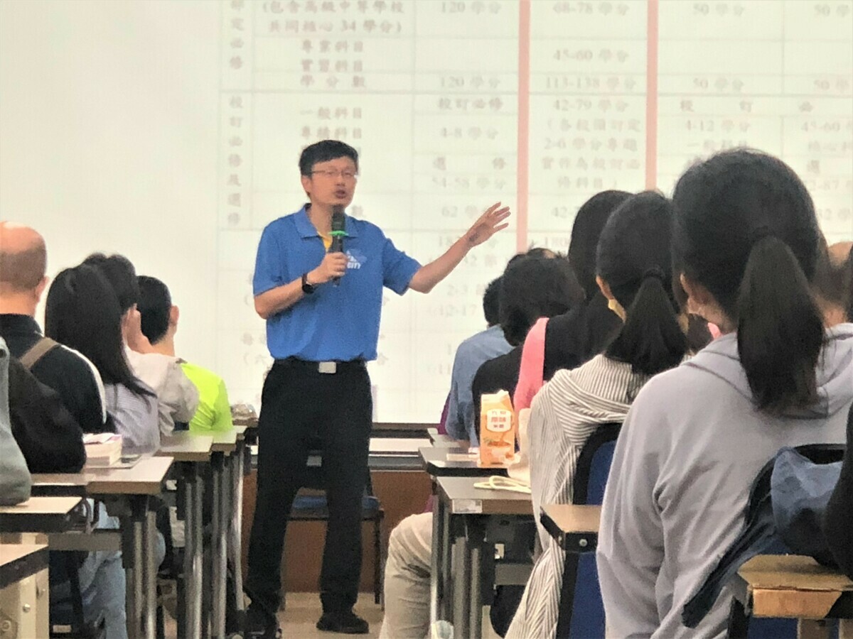 教育局長張明文表示，家長積極參與學校推動12年國教，才是真正落實108課綱變革的核心關鍵。 圖：新北市張明文提供