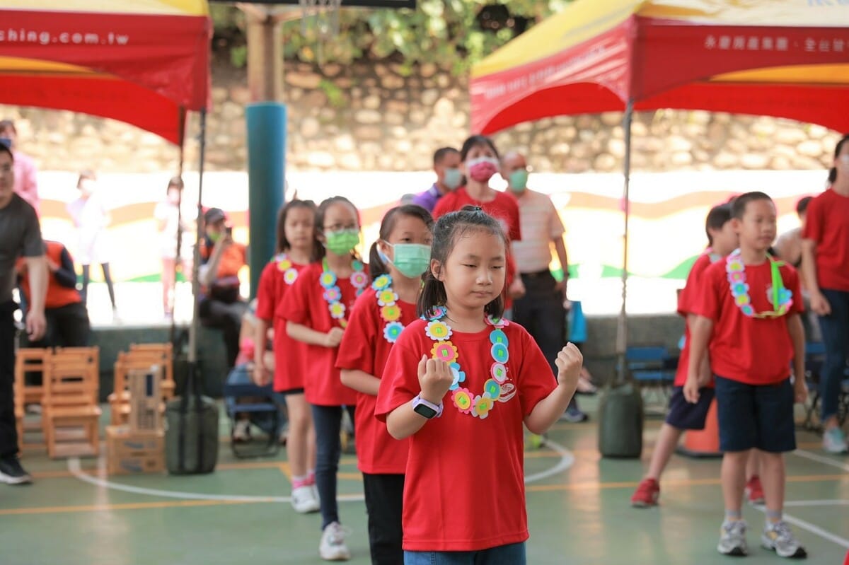 新北市瑞平國小學童歡慶校慶。 圖：新北市教育局提供