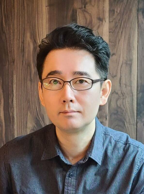 熟悉國際外交事務協助青年學子培養國際觀點的黃奎博副教授。 圖：新北市文化局提供