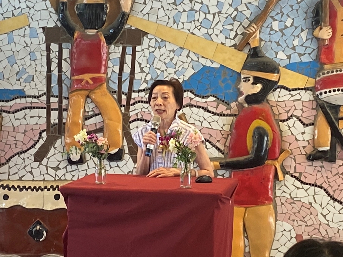 楊愛倫表示，她在愛與希望的信念堅持下，學會了在困難中激勵自己，在困頓中走出屬於自己的道路。 圖：新北市教育局提供